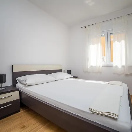 Glibic 3567 Apartment *